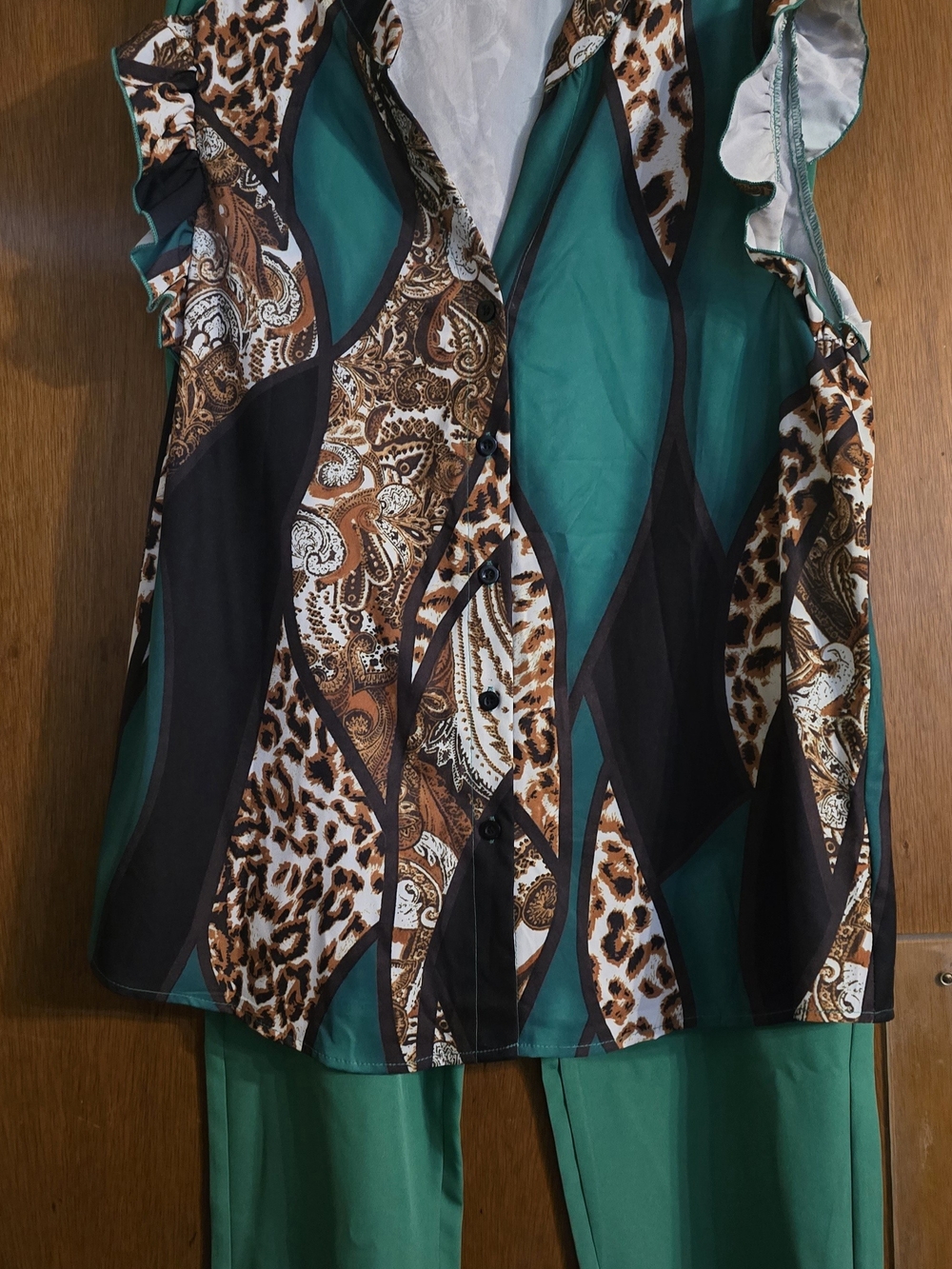 SHEIN Green, Brown and Black Paisley Leopard Set...New Never Worn - Picture 1 of 5